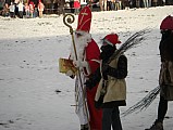 24_froh_ueber_den_festen_Boden.jpg
