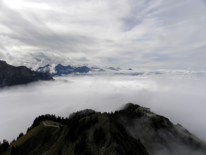 Bild: 01_ueber_dem_Nebel.jpg