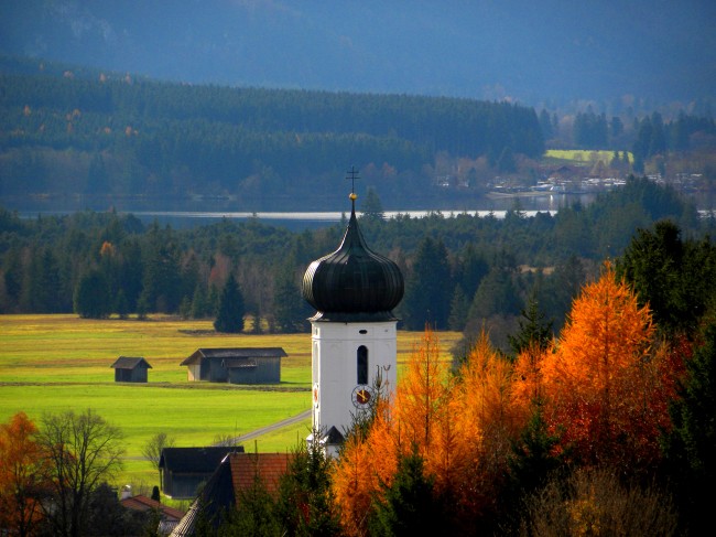 Bild: 01_in-der-Kirche-ist-die-Messe.jpg