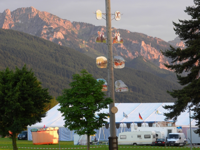 Bild: 06_Festplatz-am-Maibaum.jpg