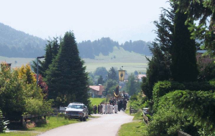 13_Ankunft-beim-dritten-Altar.gif